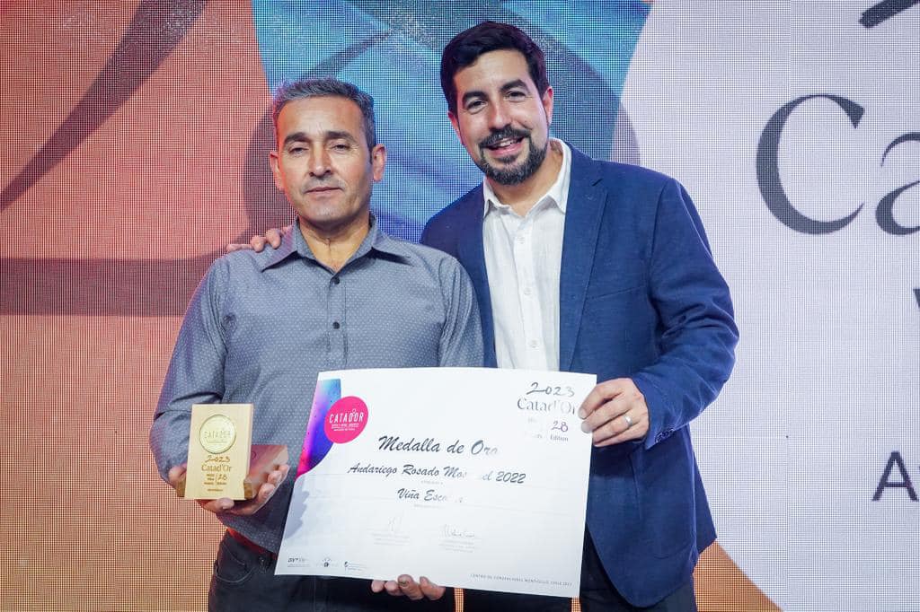 Daniel Escobar ganó medalla de oro por su vino Andariego Rosado Moscatel 2022